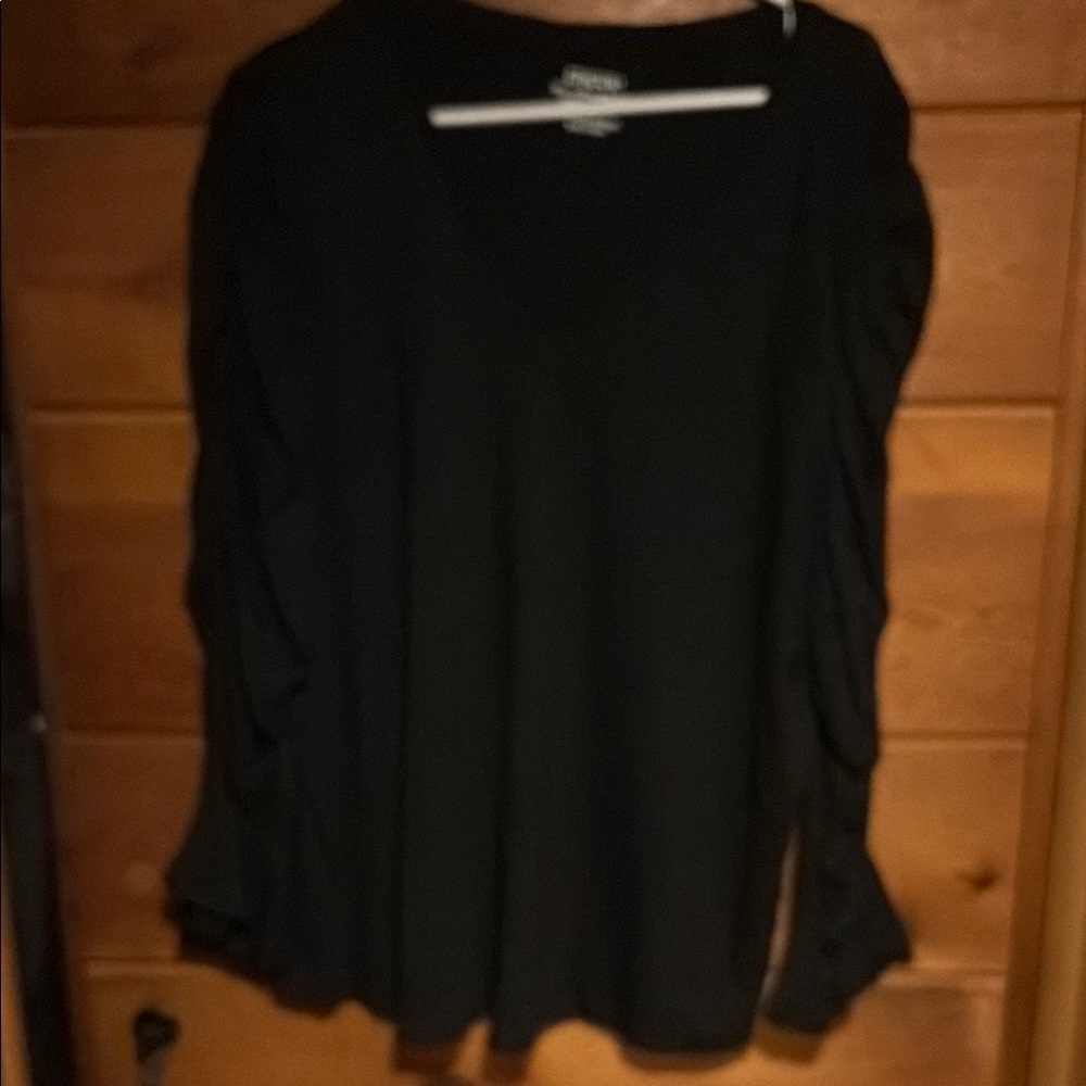 Chico's Black Long-Sleeve Ruched Sleeve Top